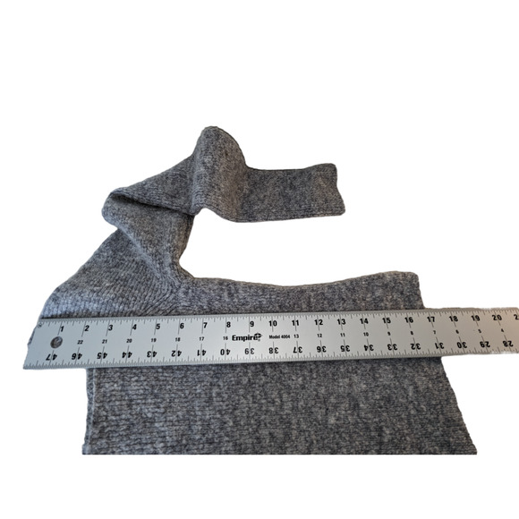 Kendall & Kylie Heather Gray Cropped Knit Sweater Scoop Neck Size Medium - Picture 4 of 9